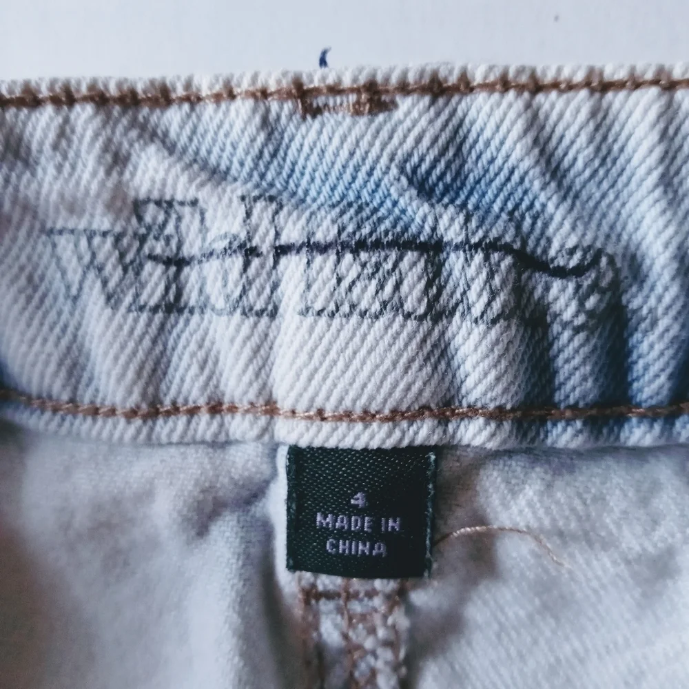 🌷 Wild Fable Bleach Denim Mini Skirt. Size 4.
